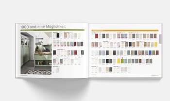 [Translate to EN:] Küchen Quelle Katalog, offen, Farbmöglichkeiten der Fronten