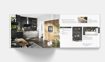 [Translate to EN:] Küchen Quelle Katalog, offen, Küchen mit Holzfront