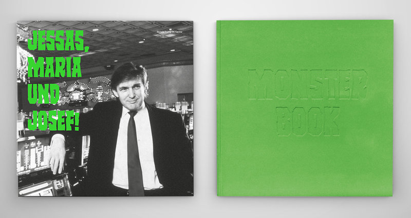 BloomBook: neongrünes Monsterbook. Cover und Weihnachtskarte mit Trump. Beschriftung: Jessas, Maria und Josef